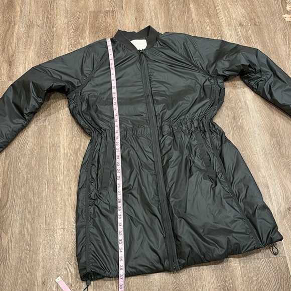 Athleta summit Primaloft Shell jacket. Size L. - Picture 8 of 10